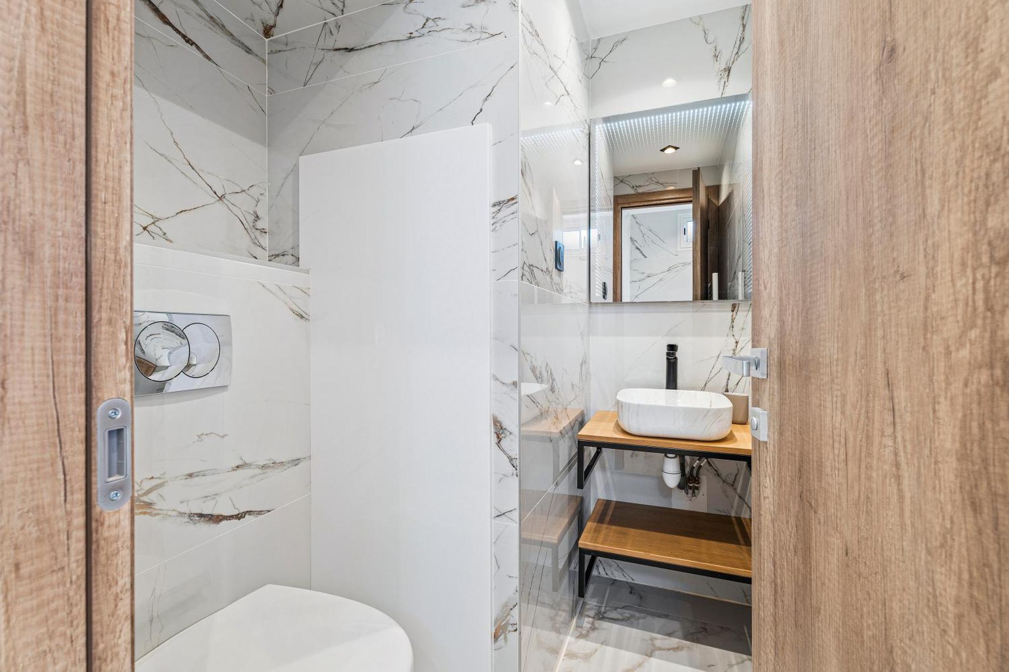 Renting - 8france - Luxury & Comfort Jacuzzi Massena * Nice