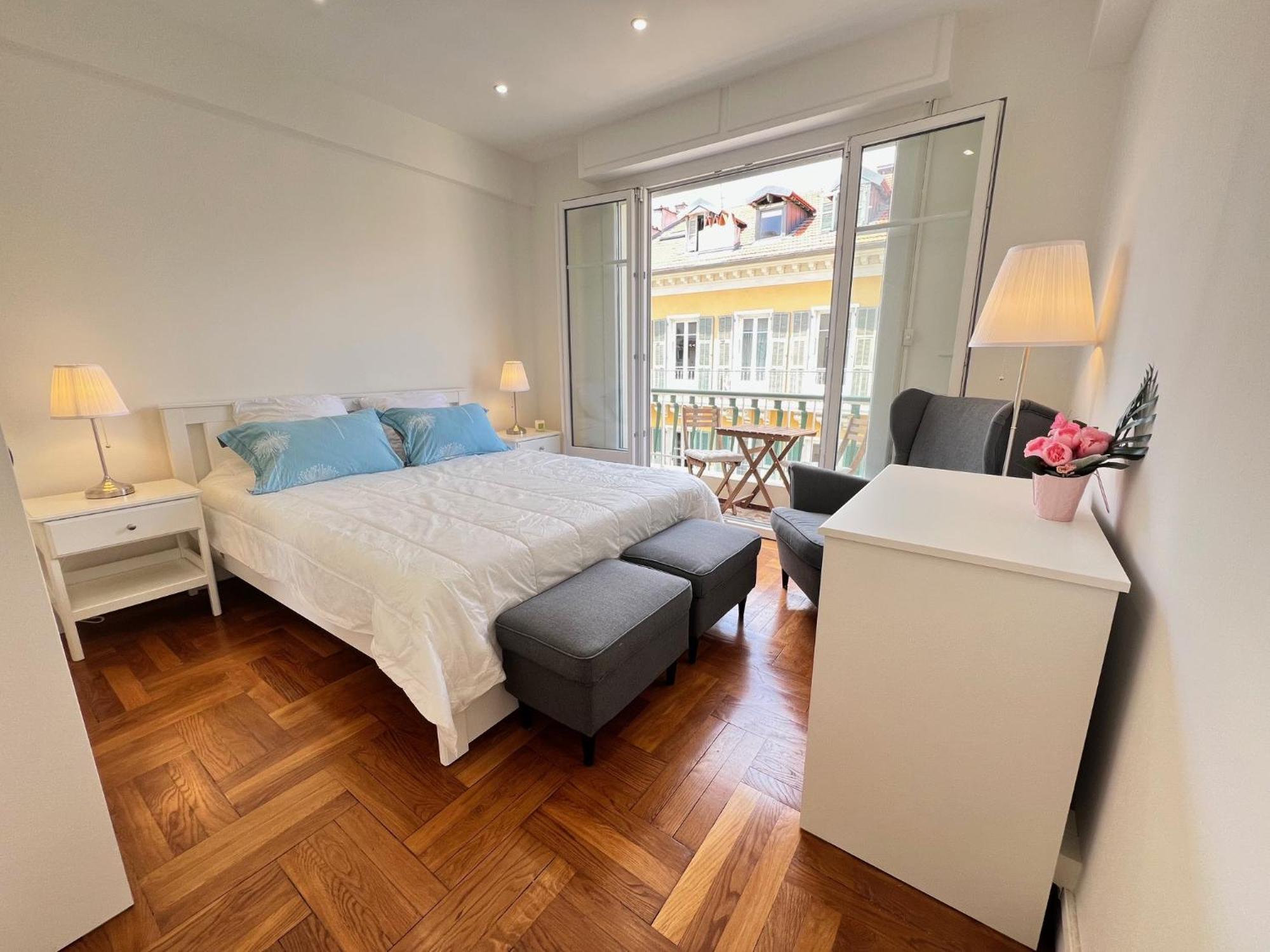 Riviera - Terrasse Cervantes - Medecin - Gare Thiers Nice