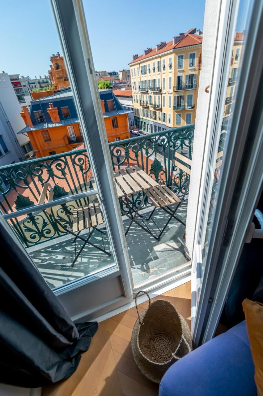 301a Charming 2 Refurbished Super Center Apartment Nice