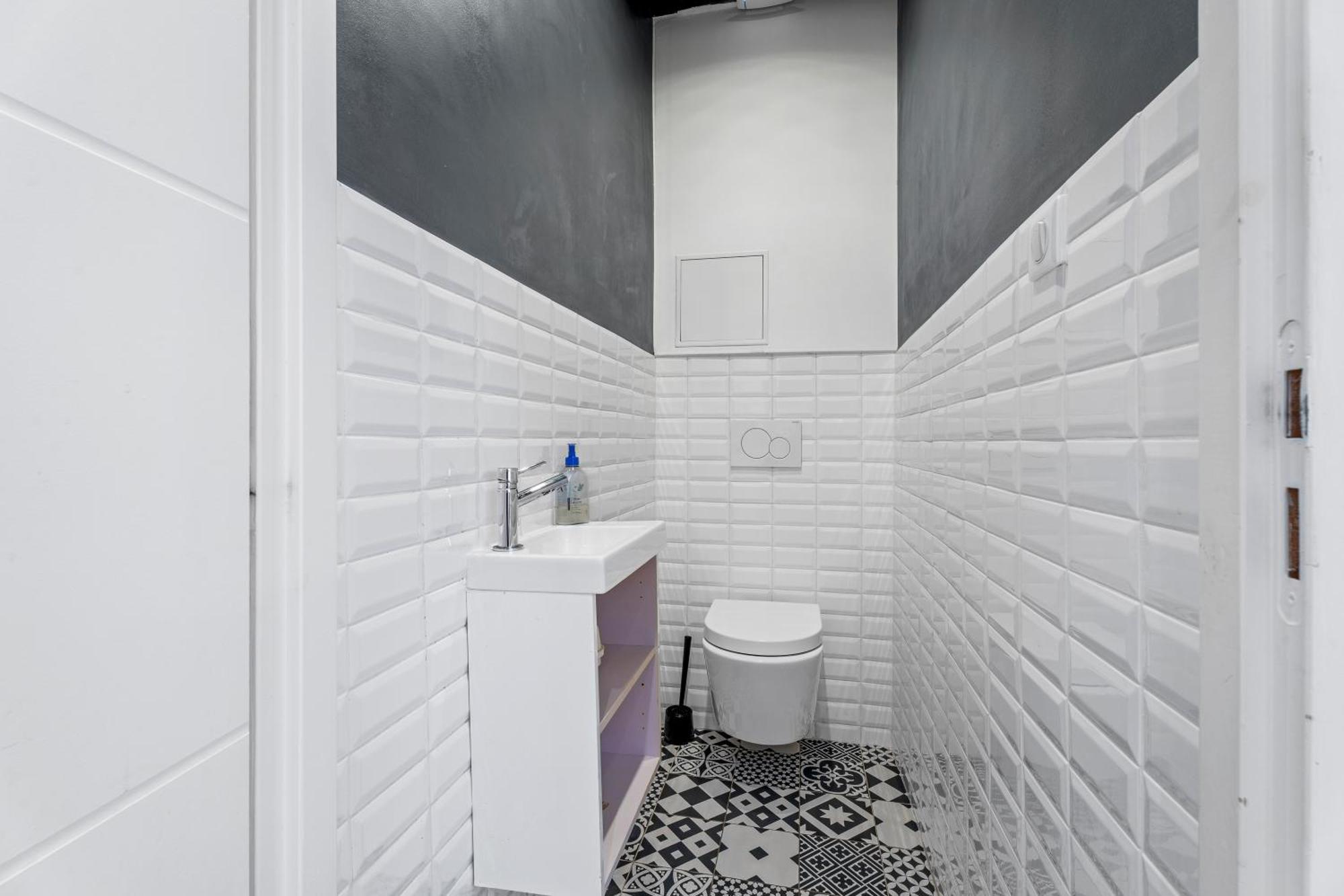 Renting - Rossetti - Modern Haven Heart Of Old