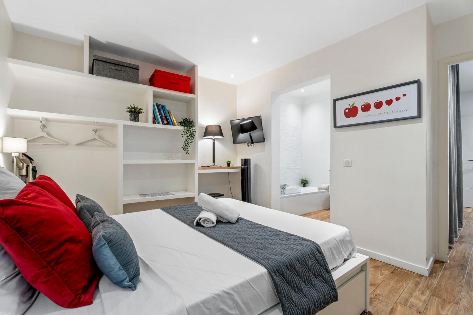 Renting - Rossetti - Modern Haven Heart Of Old Apartment *