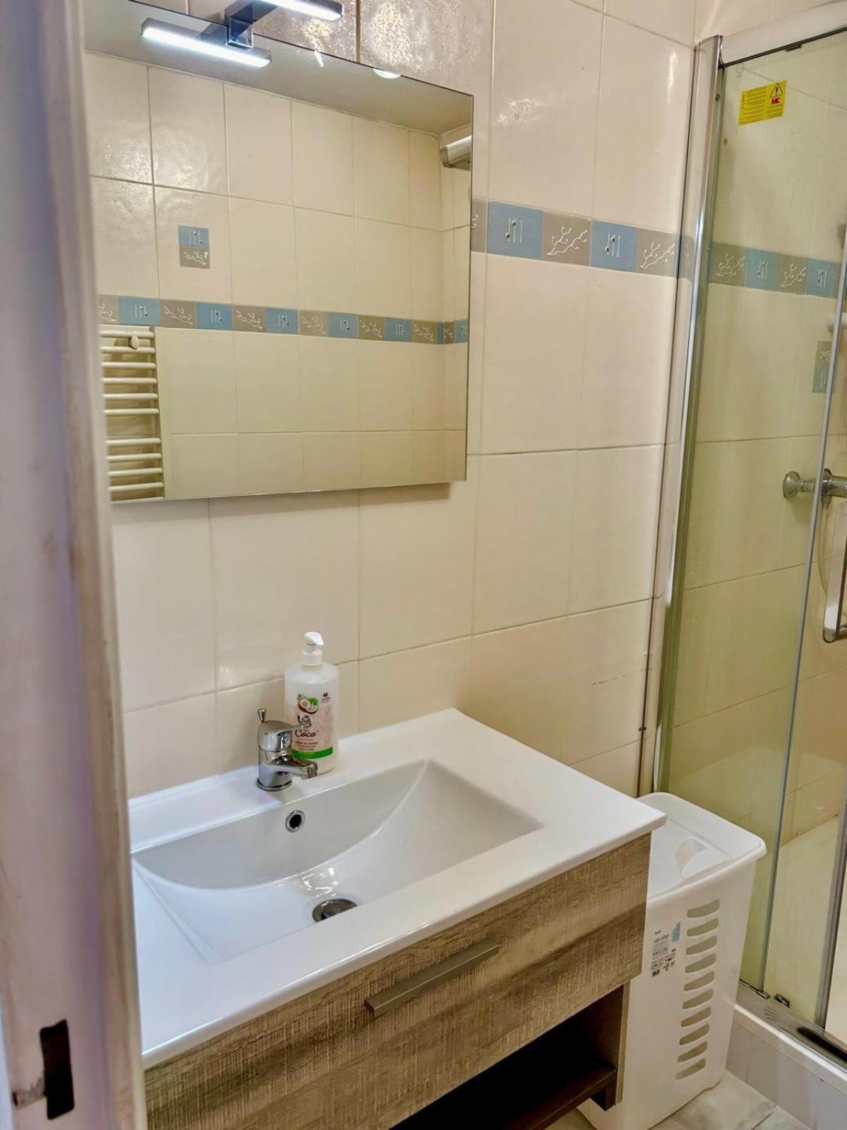 Apartment A Charming Corner On The Promenade Des Anglais Nice