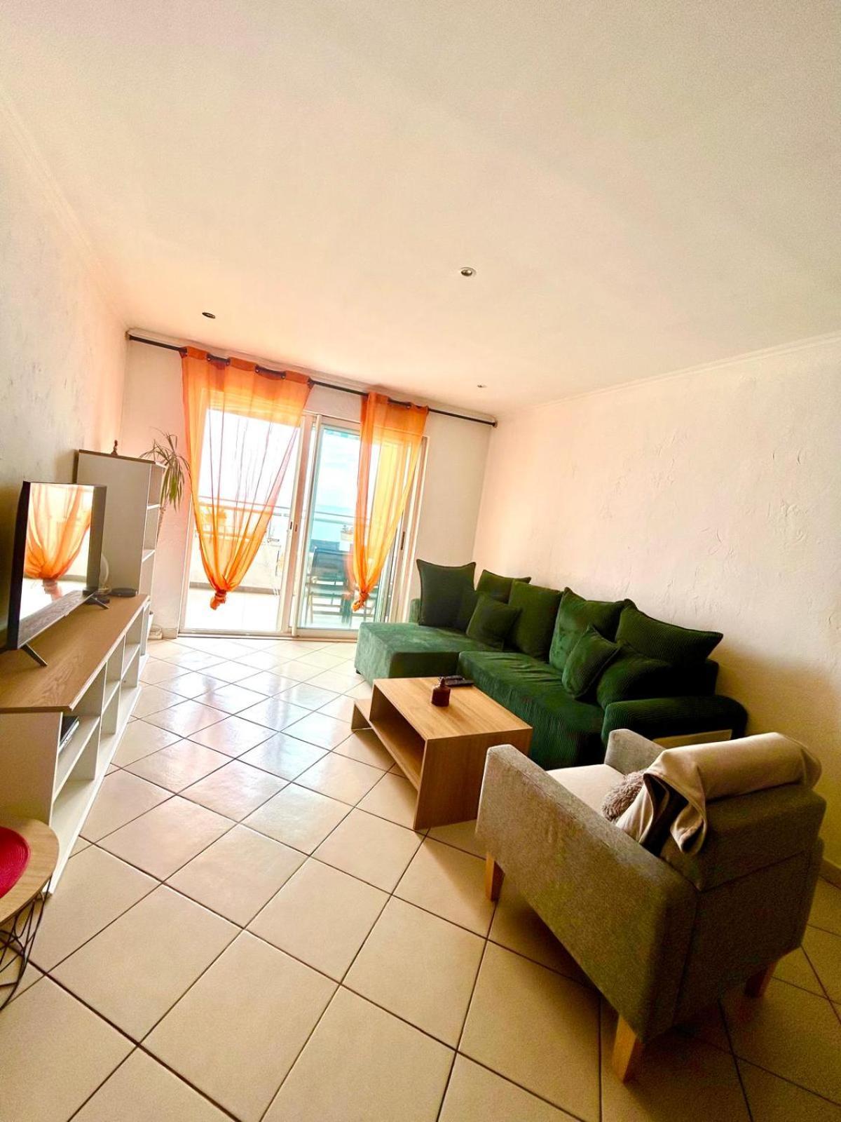 Apartment A Charming Corner On The Promenade Des Anglais Nice