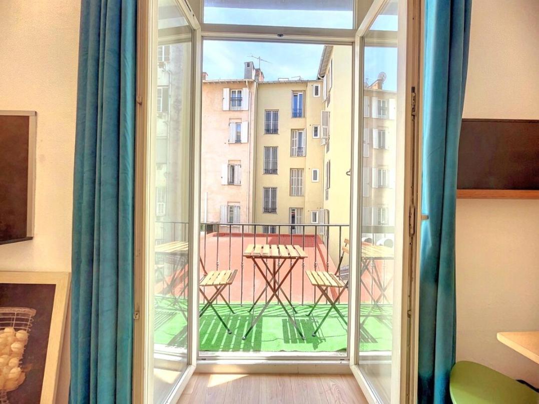New Charming 1br Hyper Centre With Balcony And Ac *