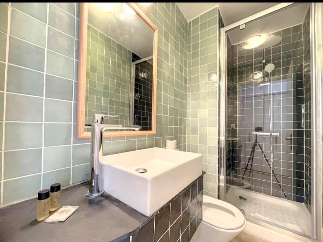 Apartamento New Charming 1br Hyper Centre With Balcony And Ac