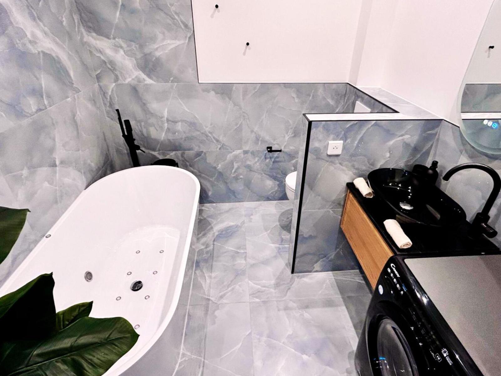 Luxurious - Seaside - Bath - Wifi - Ac *