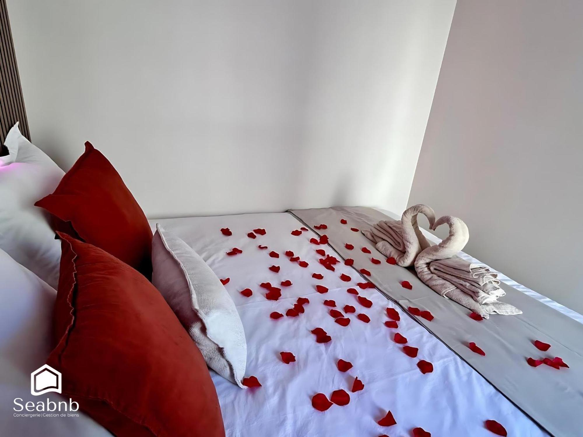 Luxurious - Seaside - Bath - Wifi - Ac Nice