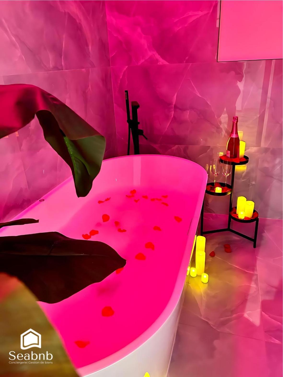 Apartment Luxurious - Seaside - Bath - Wifi - Ac