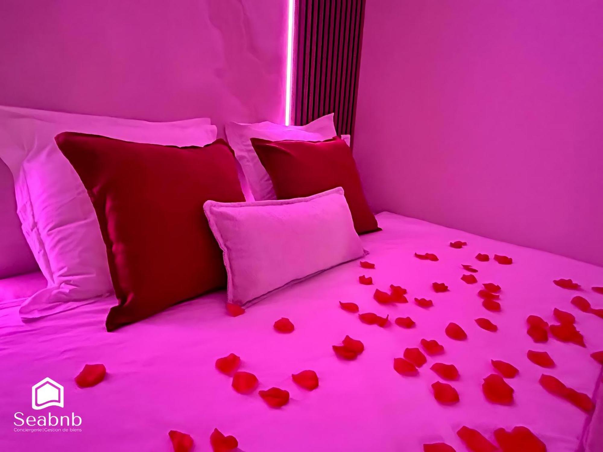 Luxurious - Seaside - Bath - Wifi - Ac