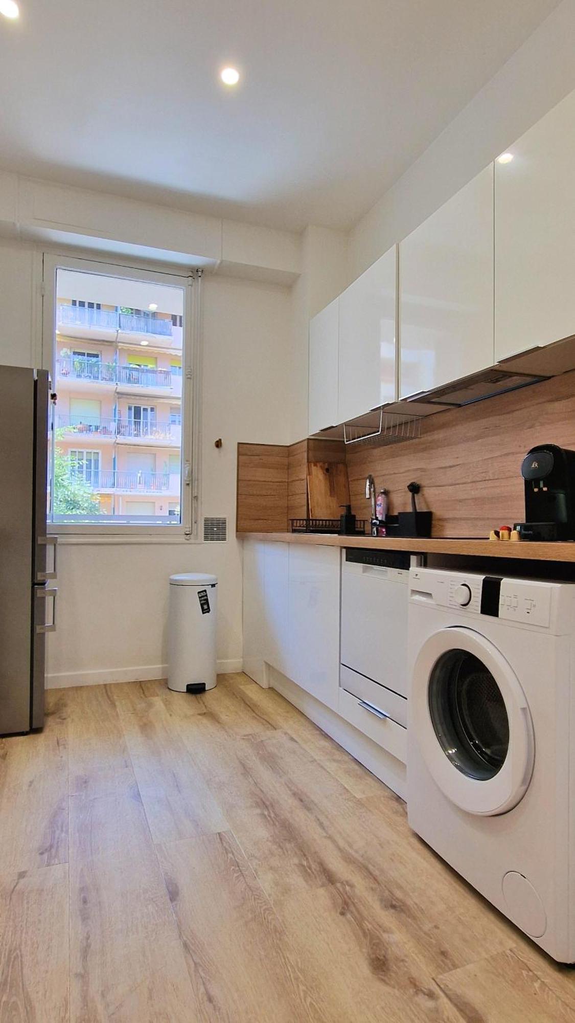 Jazzy Et Spacieux Prom Des Apartment Nice