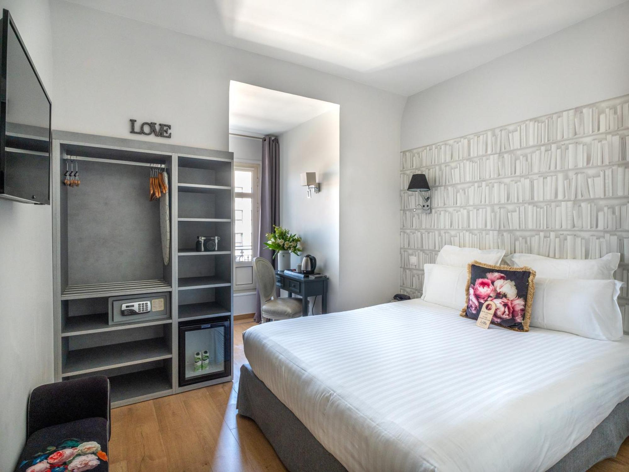 Hotel La Victor Hugo 3*