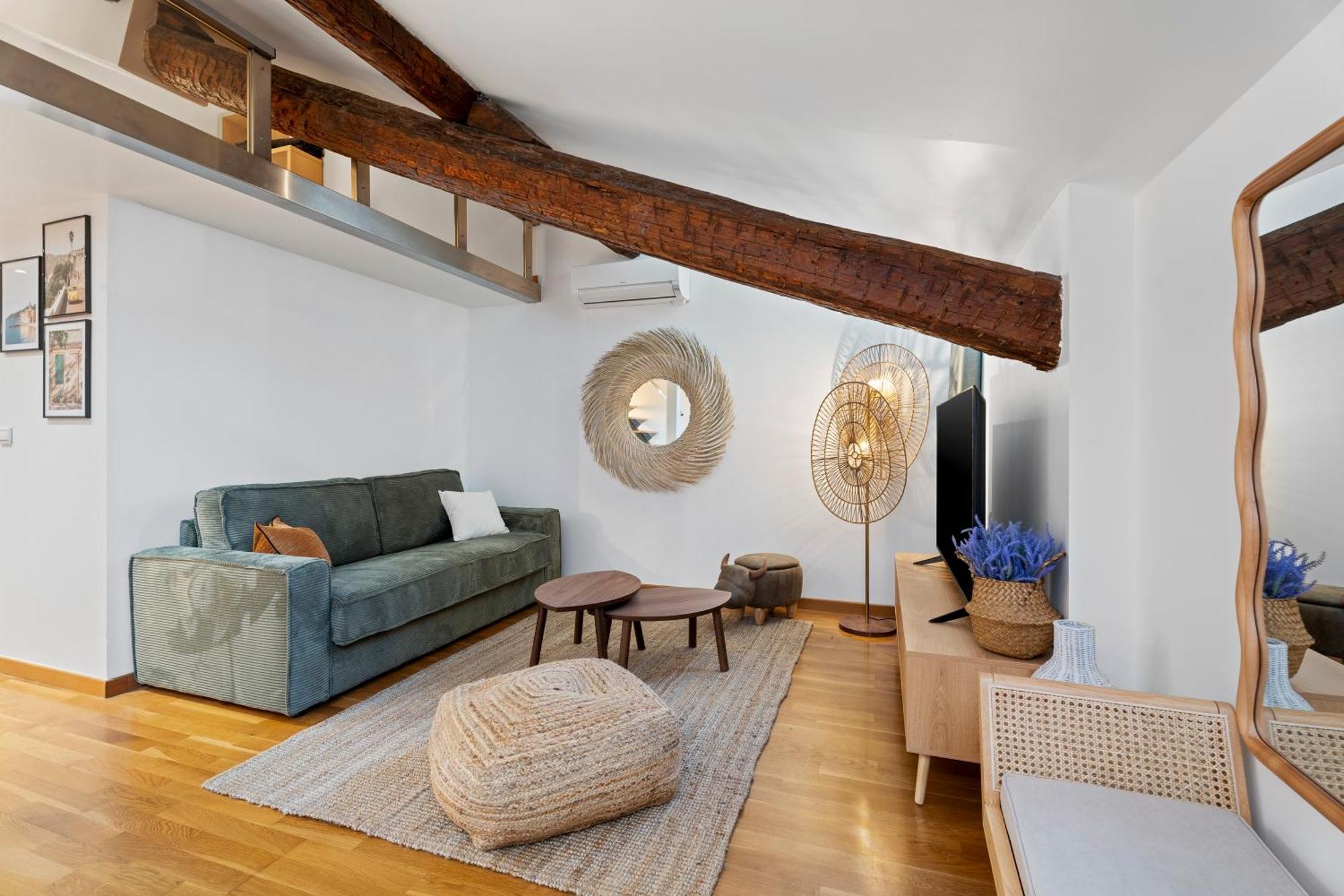 Renting - 3 Massena - Chic Escape Luxury Duplex Place Massena Nice