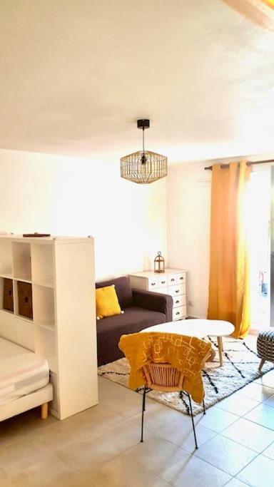 Cosy Proche Tram Parking Prive Apartment