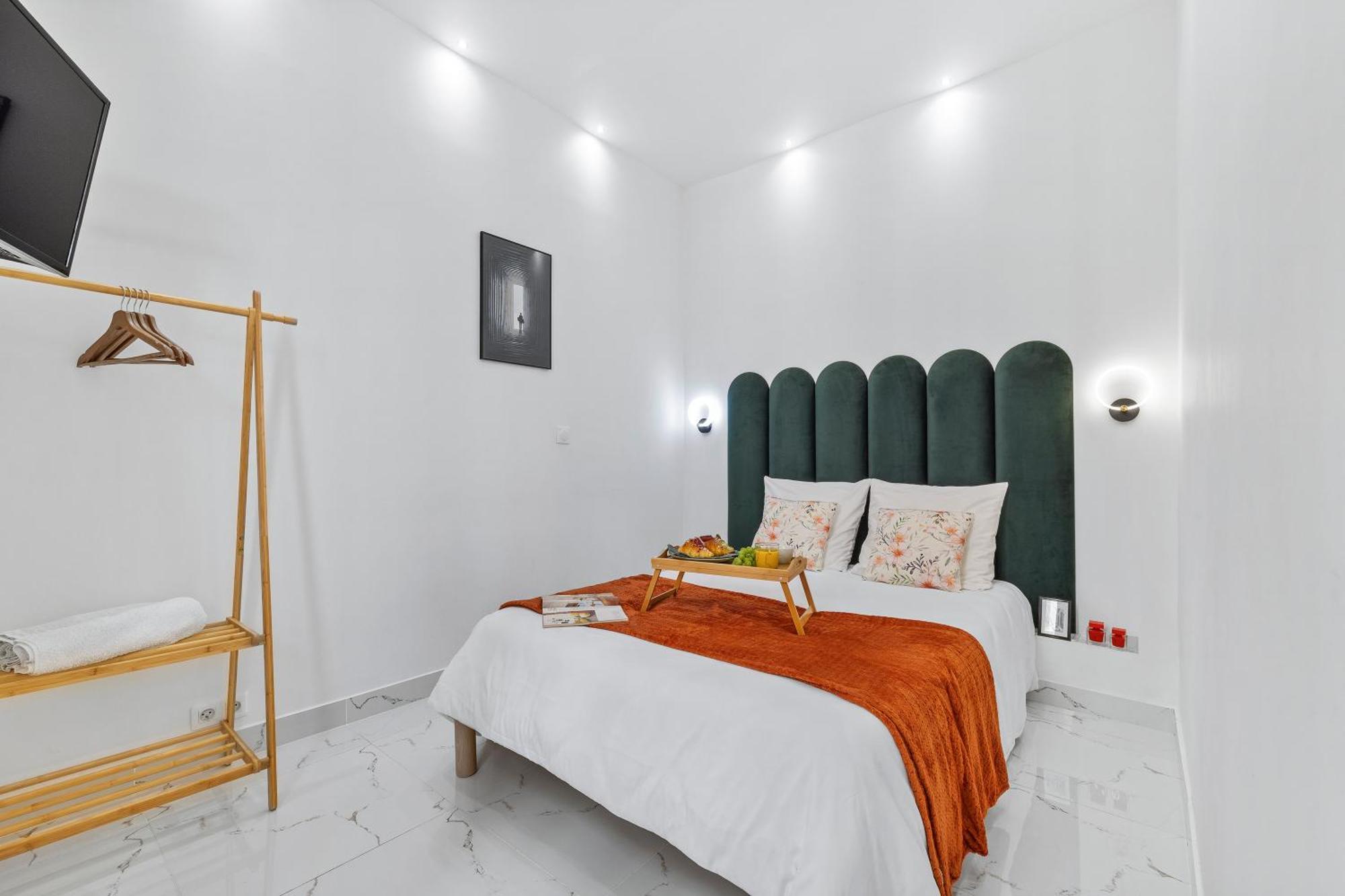 Appartement 2 - Hyper Centre - Air-conditioned - Terrace - Quiet - Tramway - Equipped Kitchen - Wifi Nice