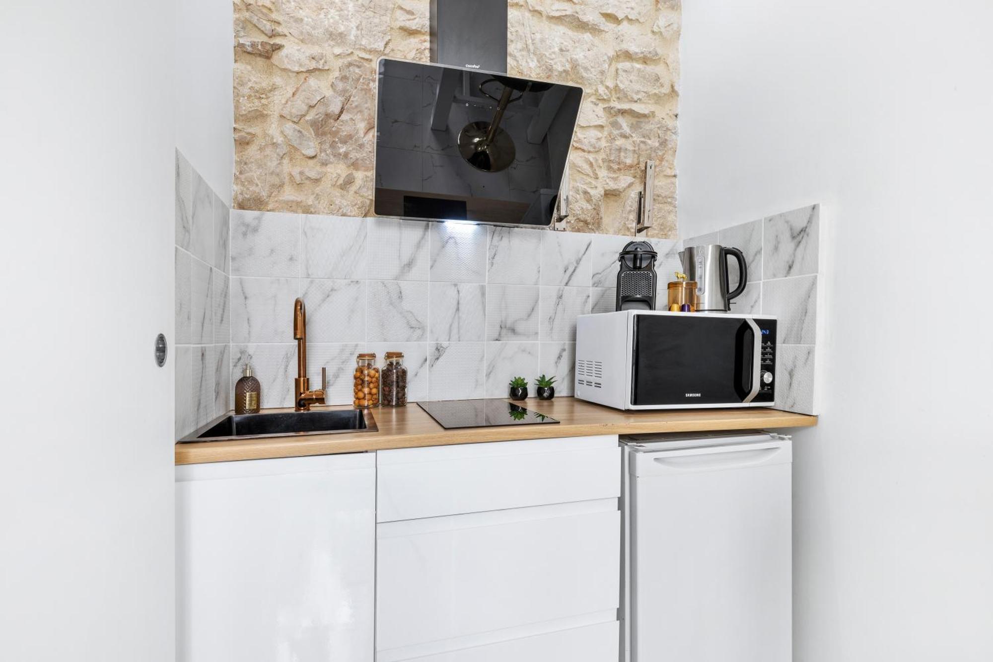 Apartment 2 - Hyper Centre - Air-conditioned - Terrace - Quiet - Tramway - Equipped Kitchen - Wifi Nice
