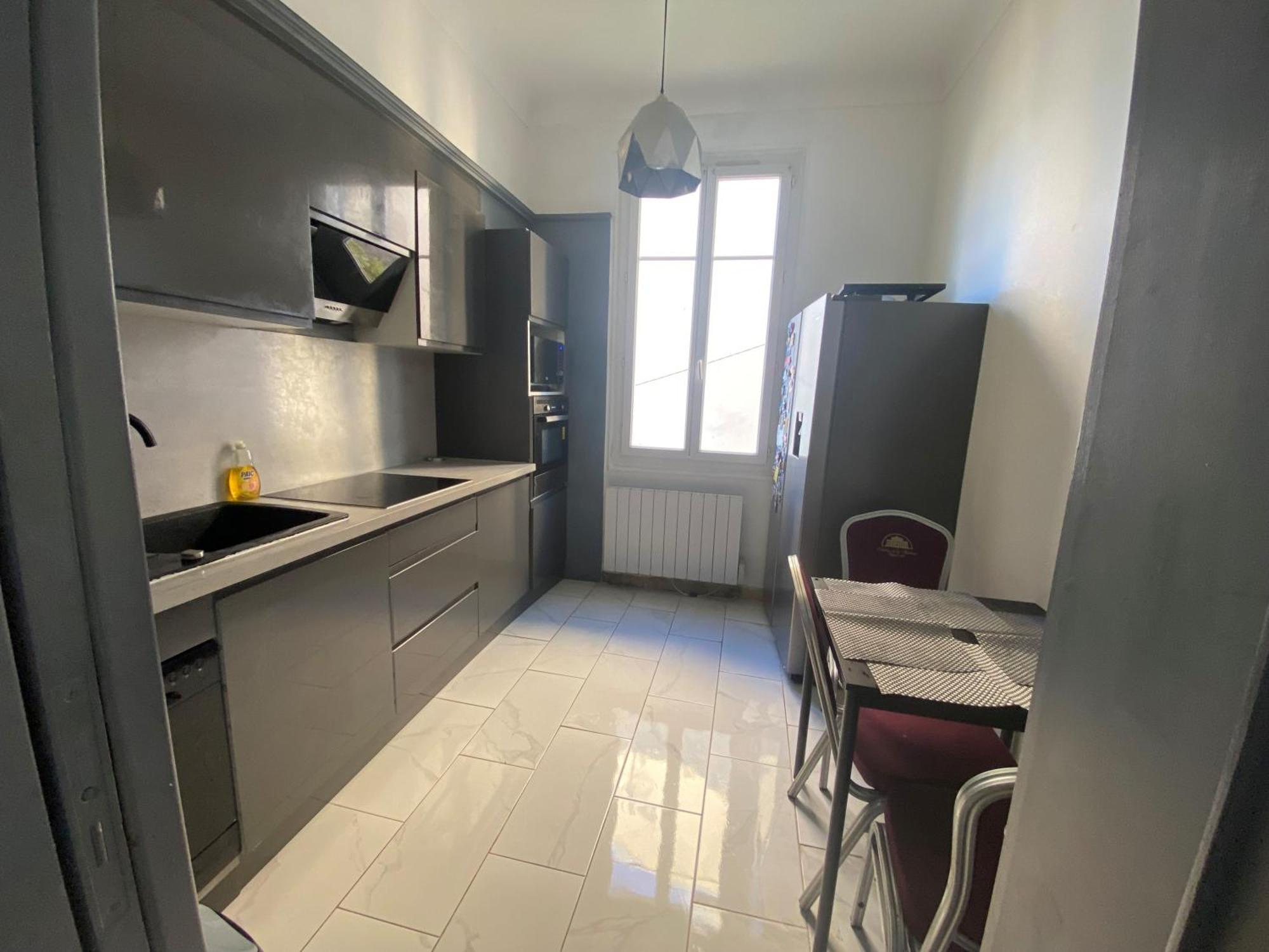 Charming House Near Center Apartment *