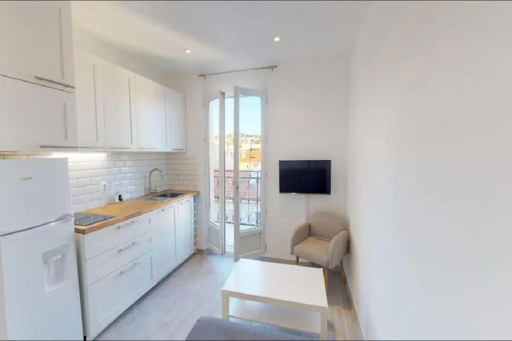 Appt 2 Pieces 43 Avenue Jean Medecin Appartement *