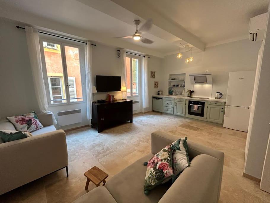 Rossetti Rosa Vieux 2 Bed Appartement *