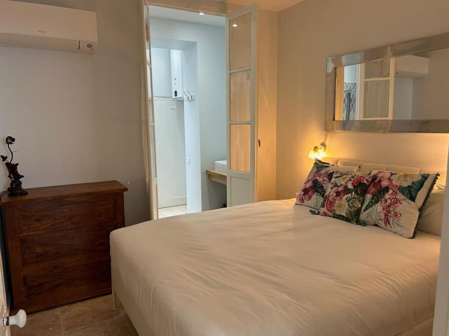 Rossetti Rosa Vieux 2 Bed Nice