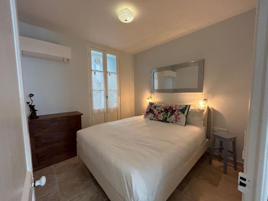 Rossetti Rosa Vieux 2 Bed * Nice