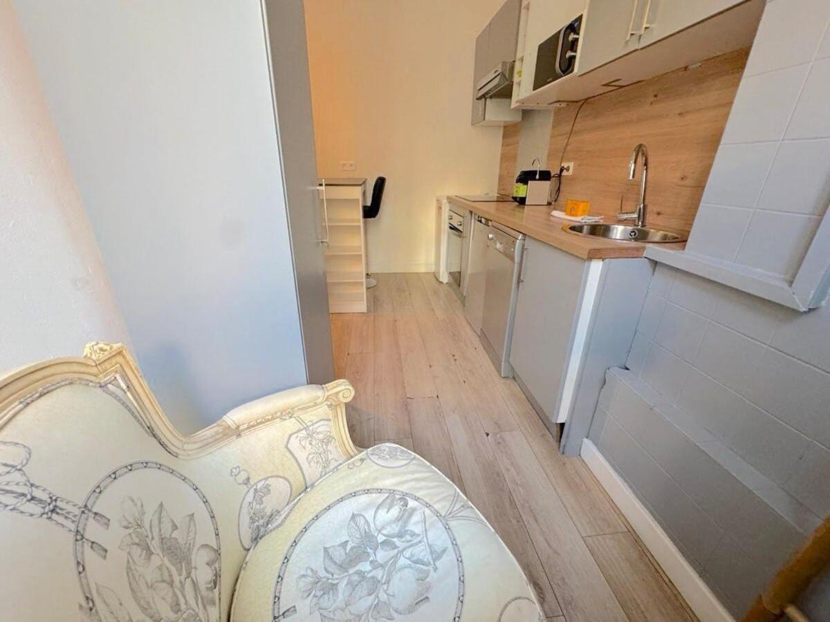 600m Port, Tramway, Clim, Wifi Apartment