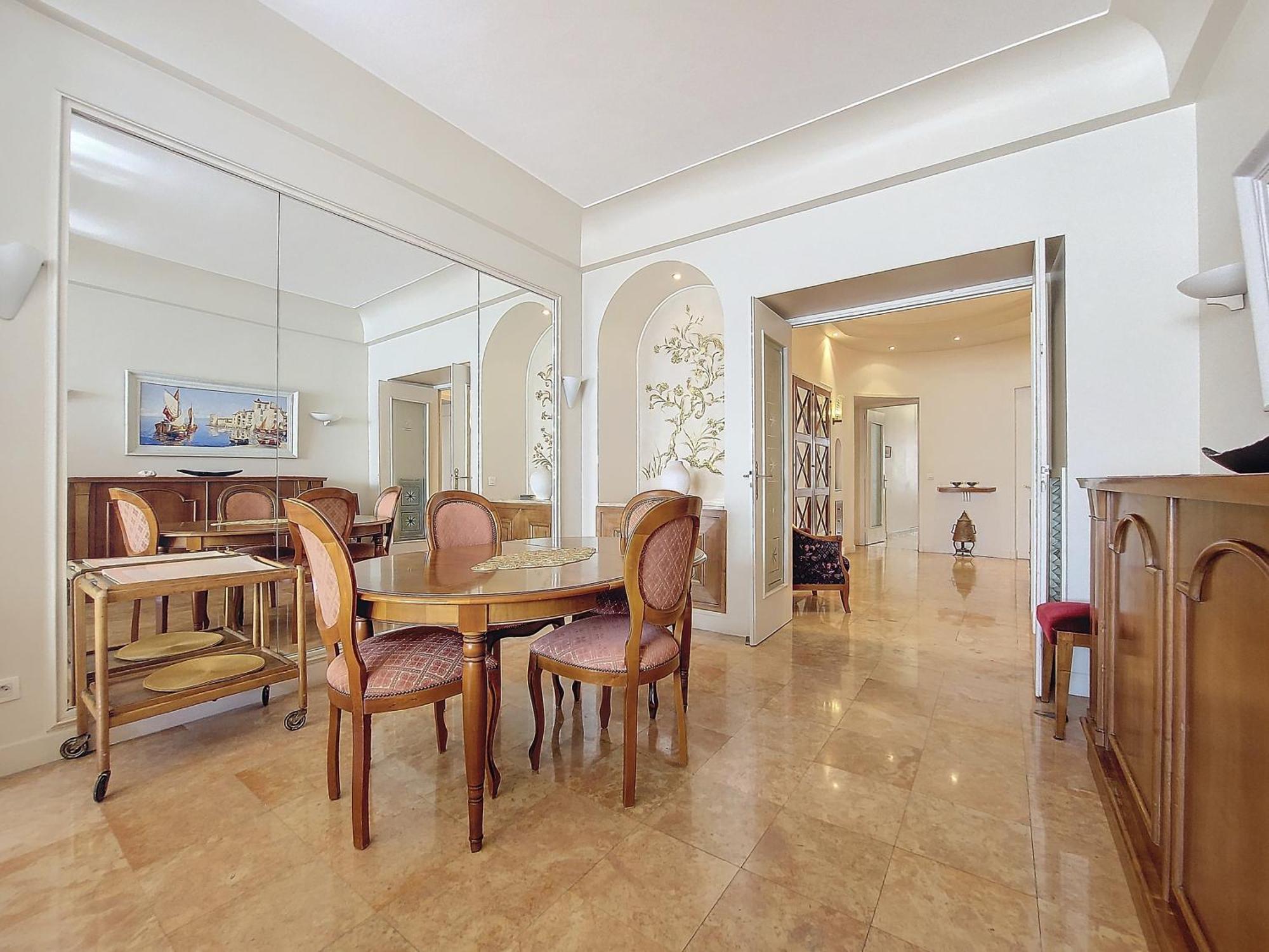 Nestor&jeeves - Horizon Promenade - - Sea Front *