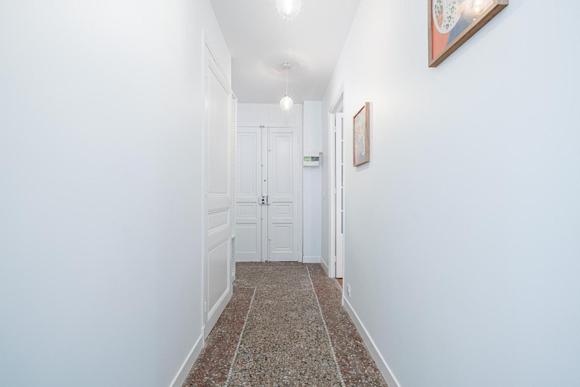 Appartement 10 Amiral 201 - Magnifique - 2 - Centre-ville *