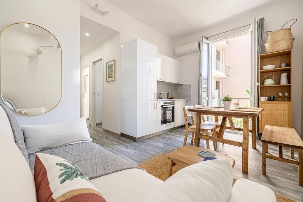 Charming Port Place Du Pin With Balcony Apartment Nice