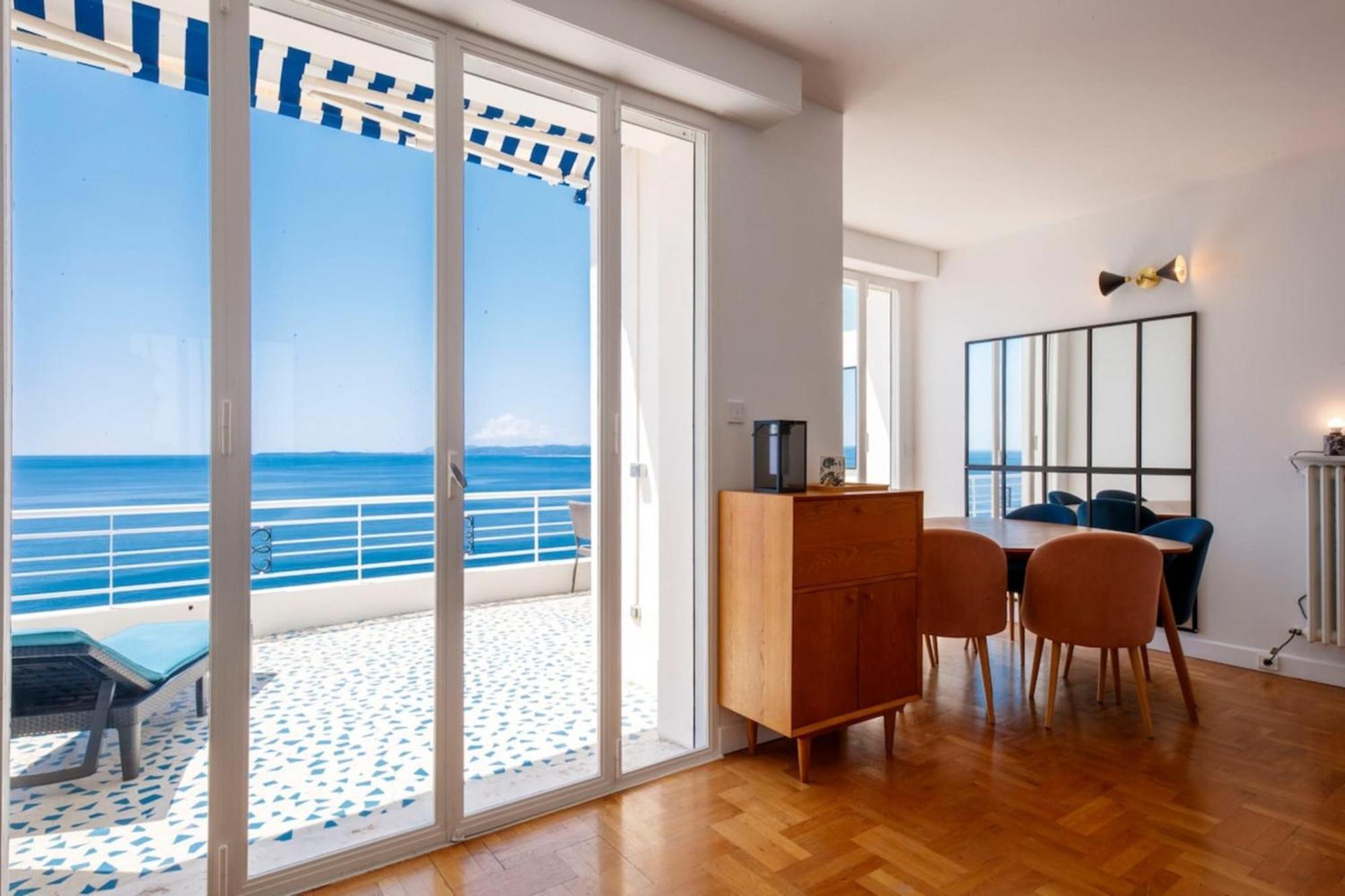 06a1 - Just Like On A Boat Sailing On The Sea Apartment *
