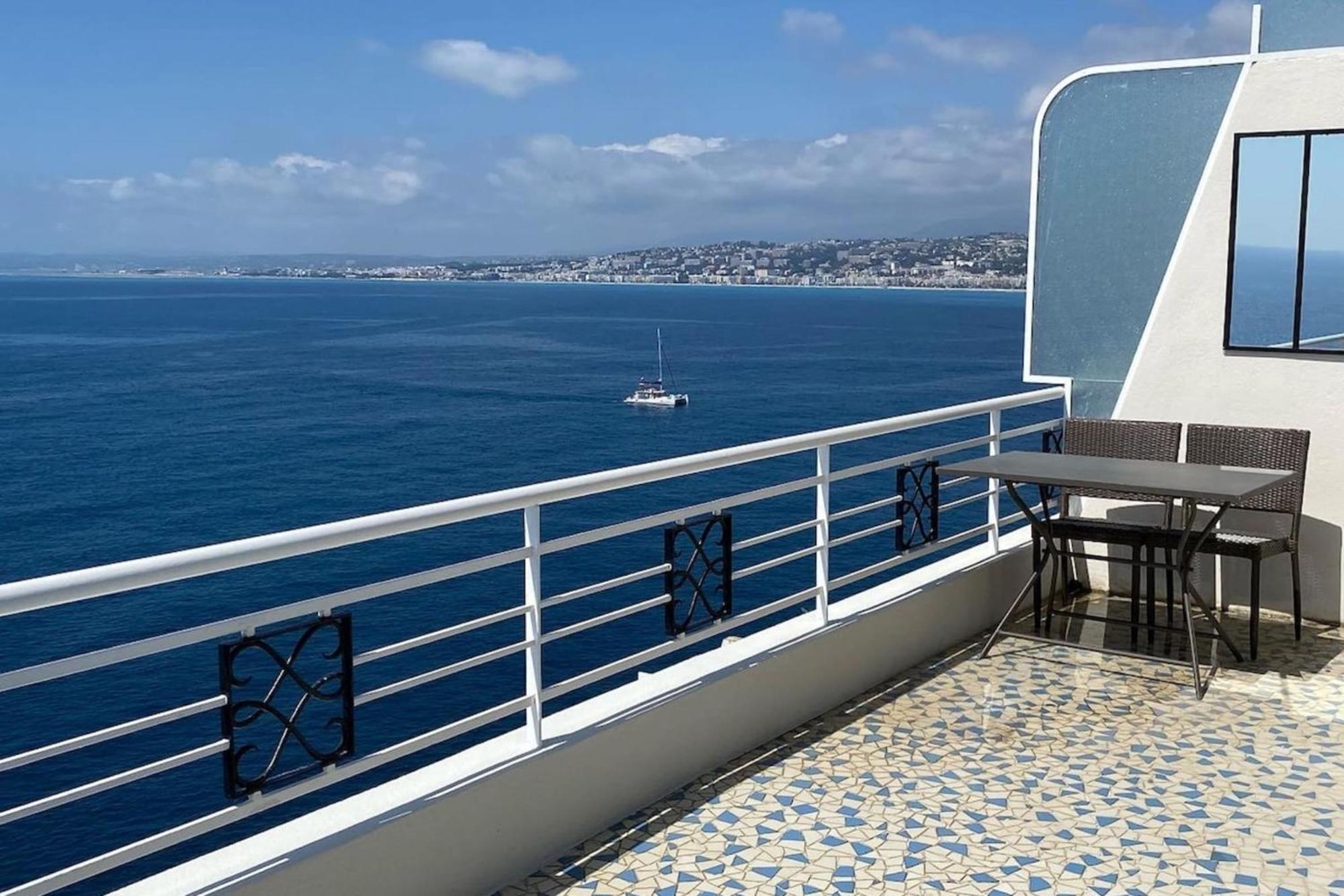 06a1 - Just Like On A Boat Sailing On The Sea Apartamento