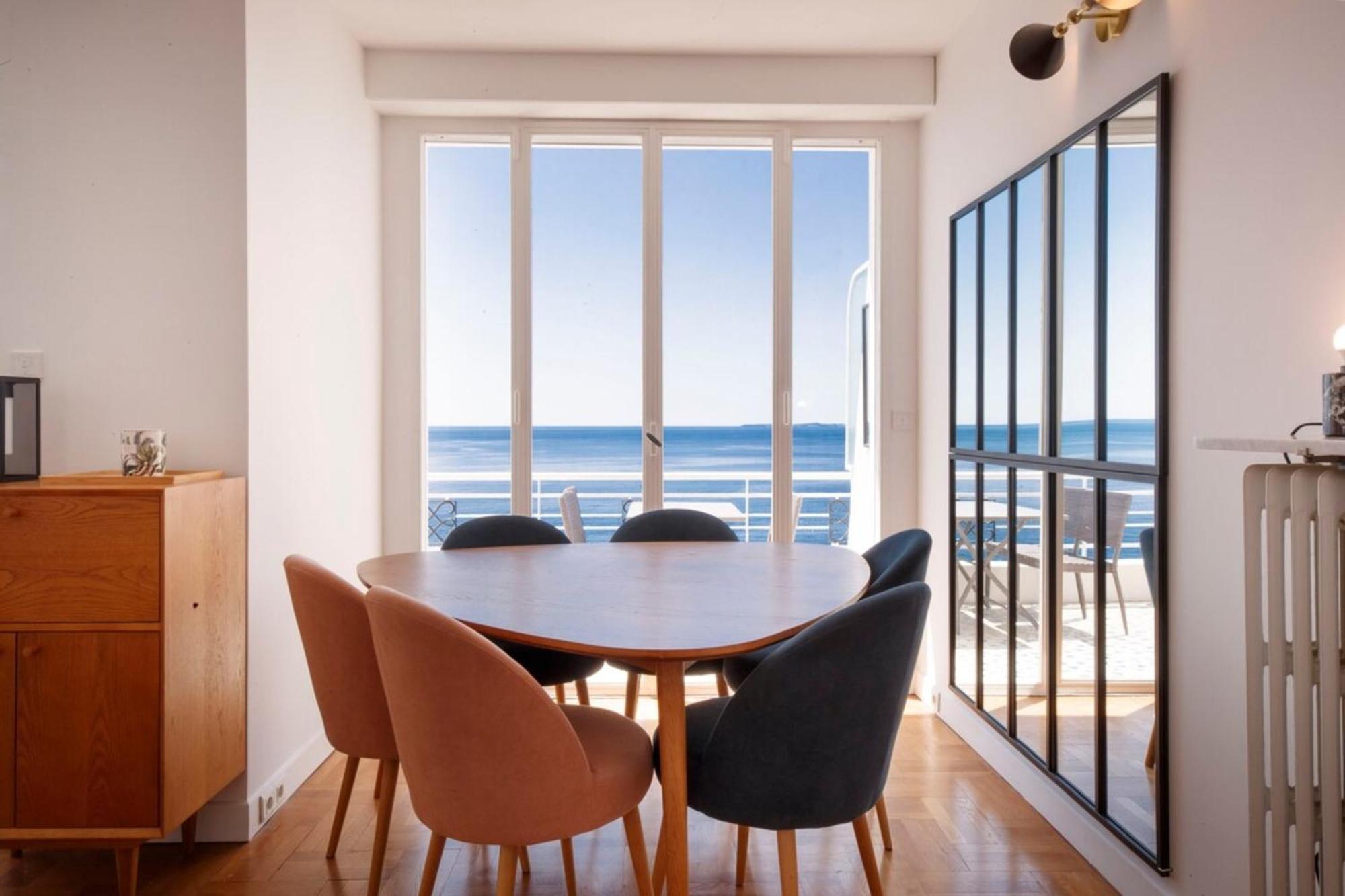 06a1 - Just Like On A Boat Sailing On The Sea Apartment *