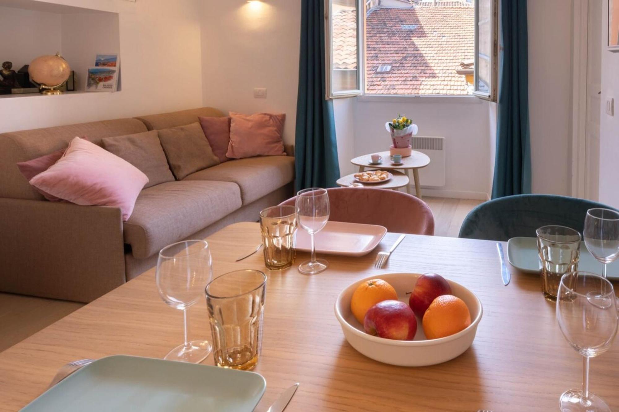 Apartment 06a3 - Lovely In The Heart Of Old