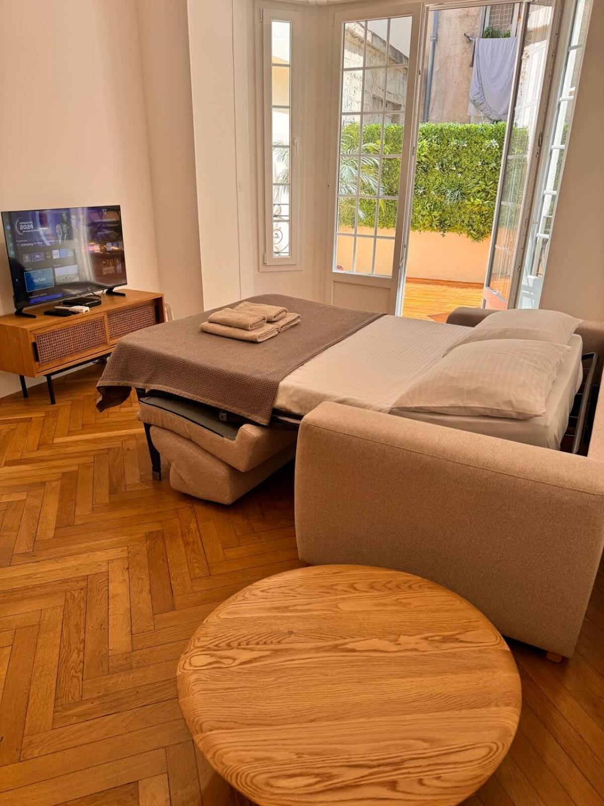 Luxury With Private Terrace In Holiday home Nice
