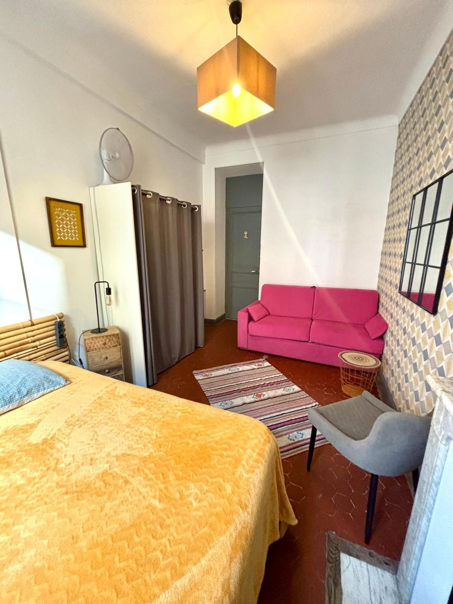 Bed & Breakfast Gare Garibaldi République: Tranquil Private Near Tram