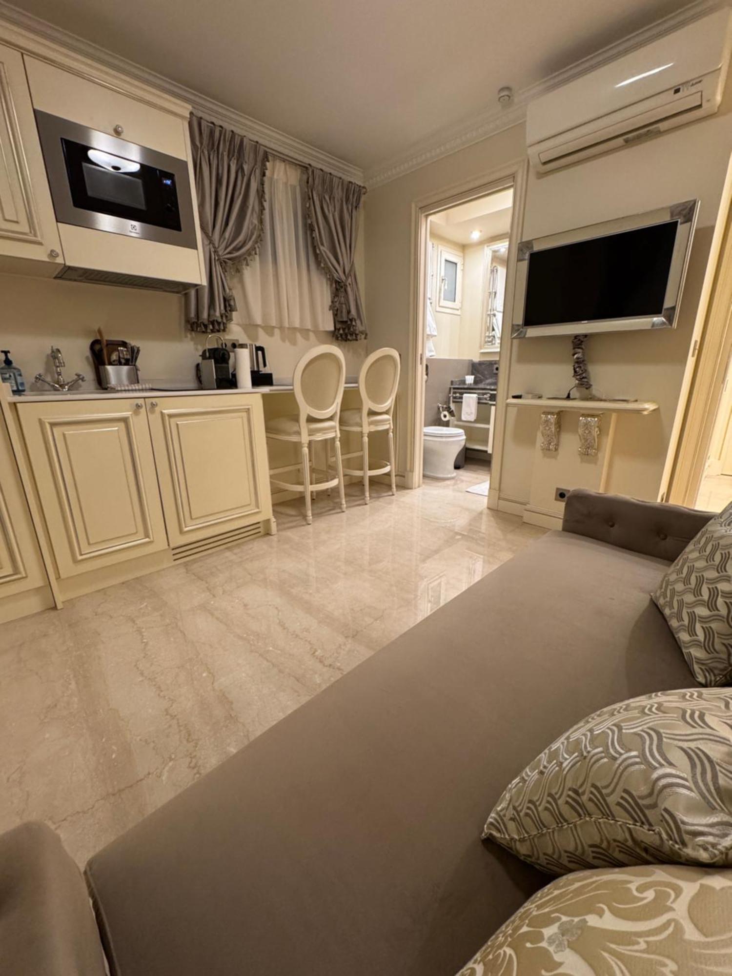 Aparthotel Maison Des Barons 4*