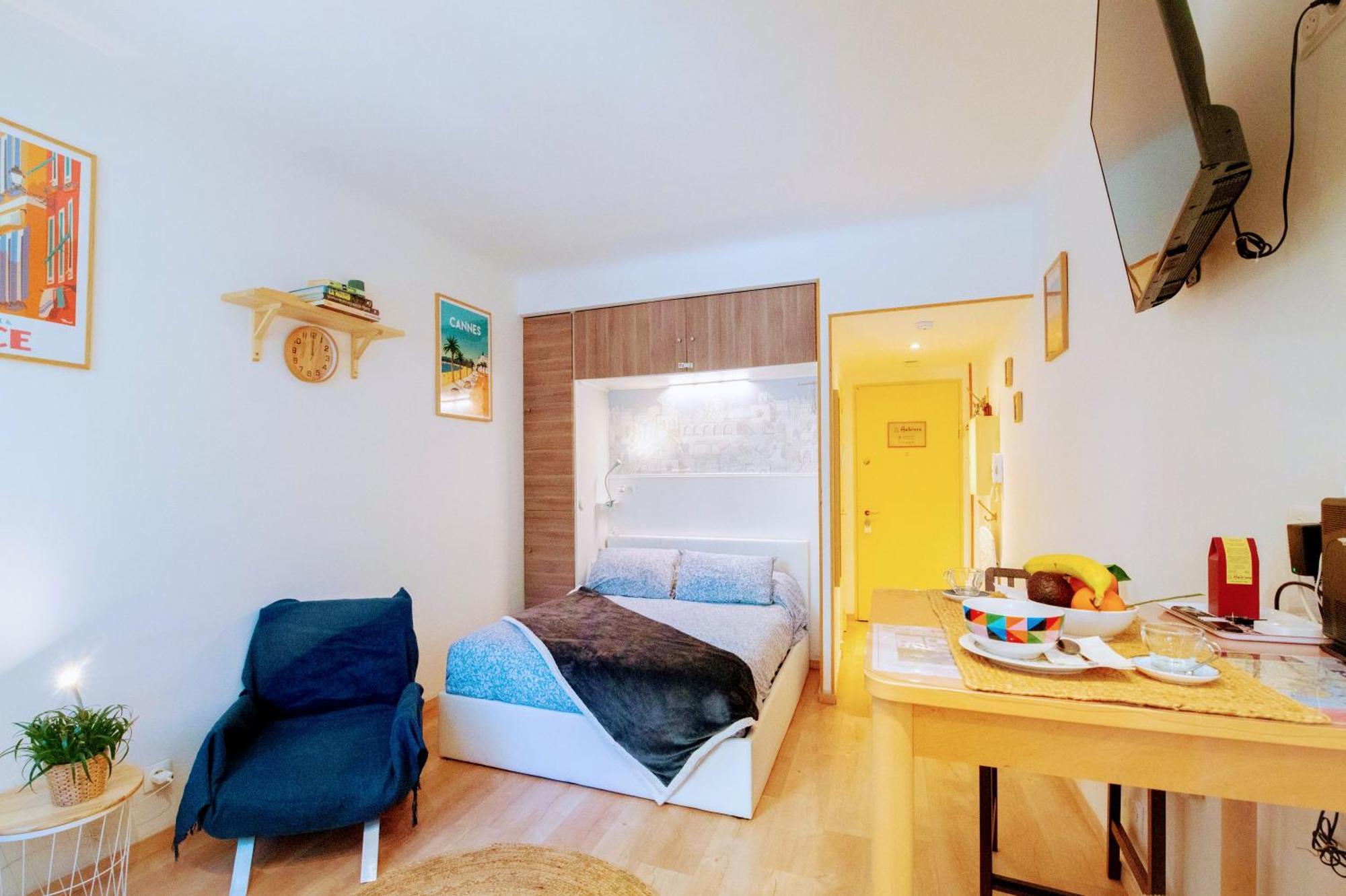 Haliviera - Golden Square, 1min From Beach *