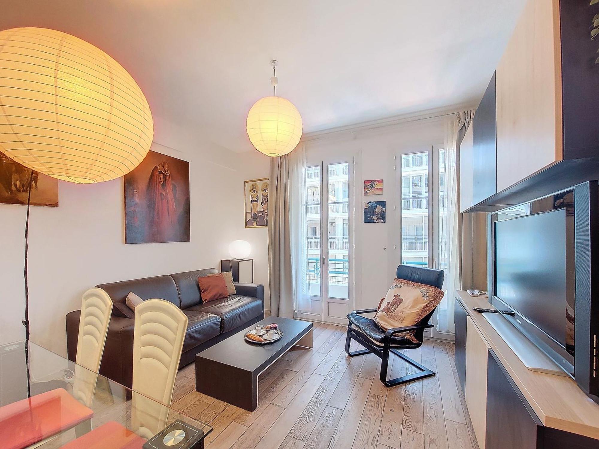 Nestor&jeeves - Trois Promenade - - Very Close Sea Nice