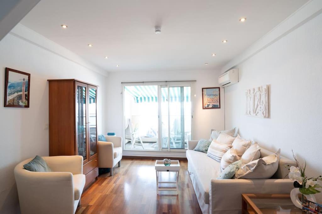 La Prom - A Two Bedroom With A Sea View