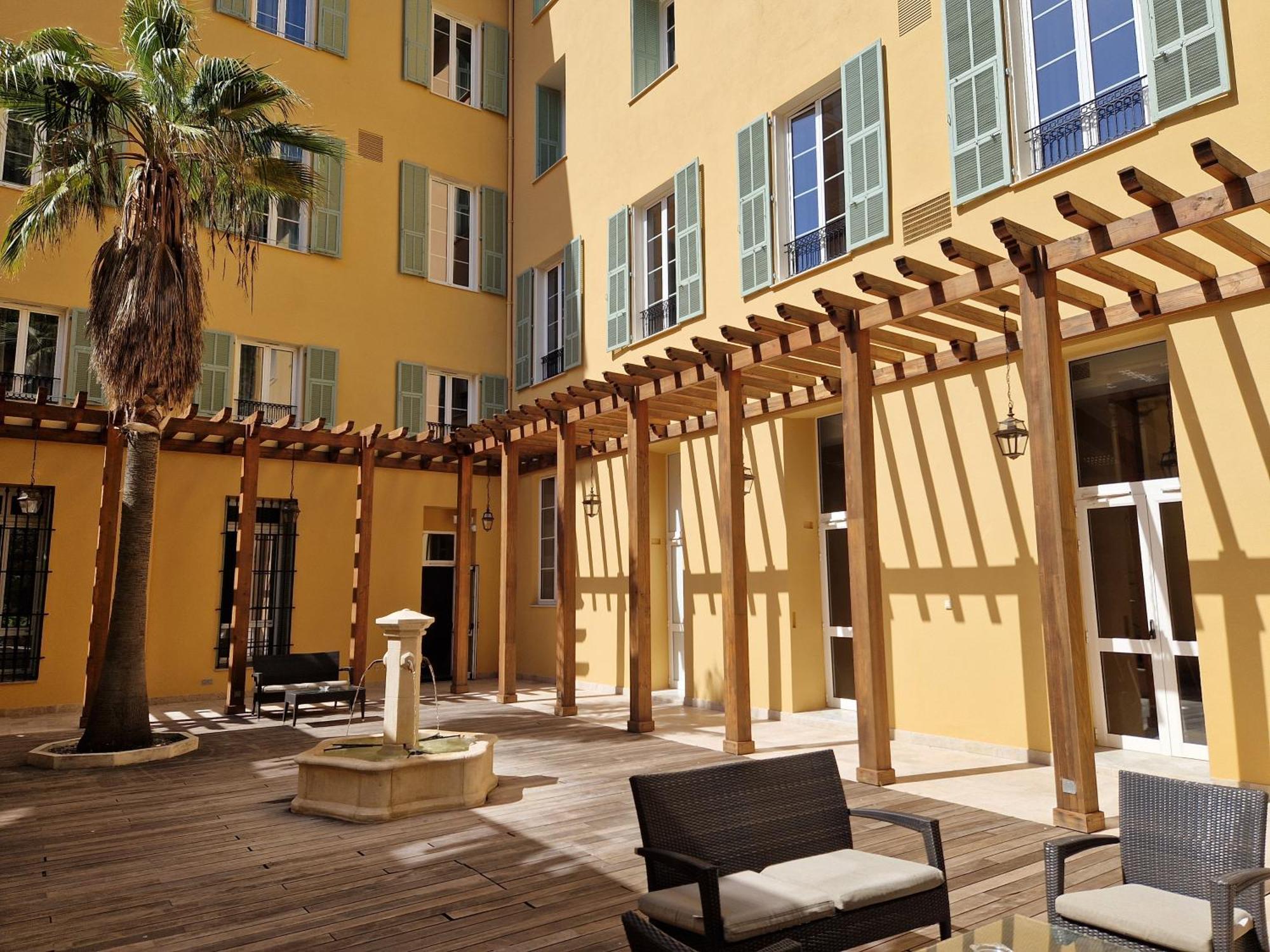 Le Saint Paul Hotel 3*