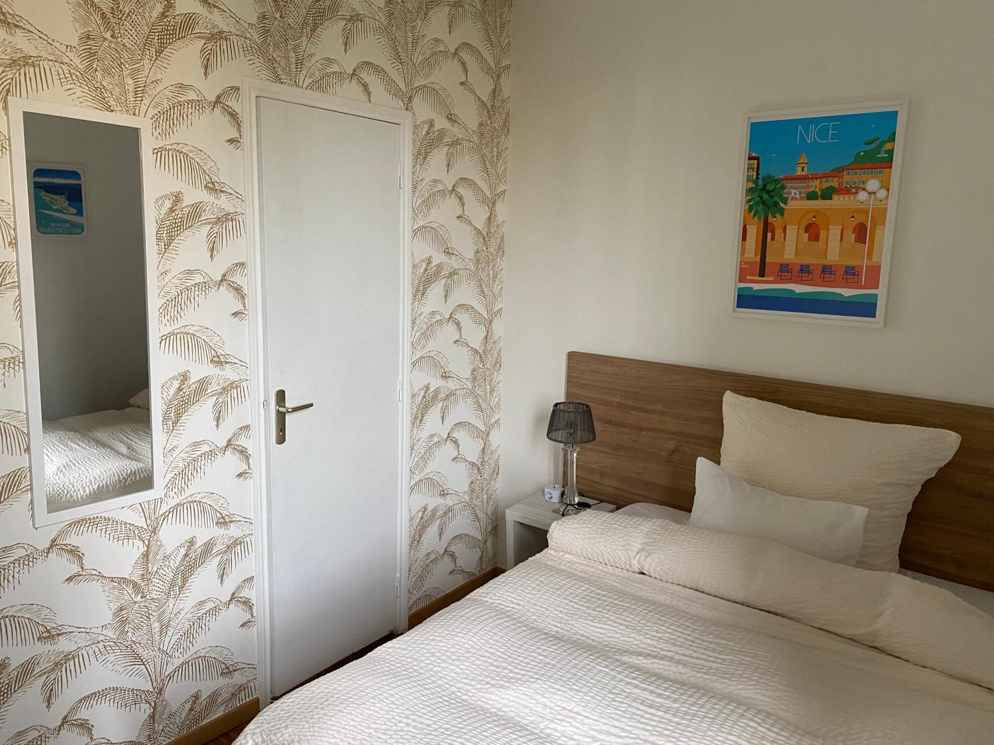 Logis Victorine Hotel 2*