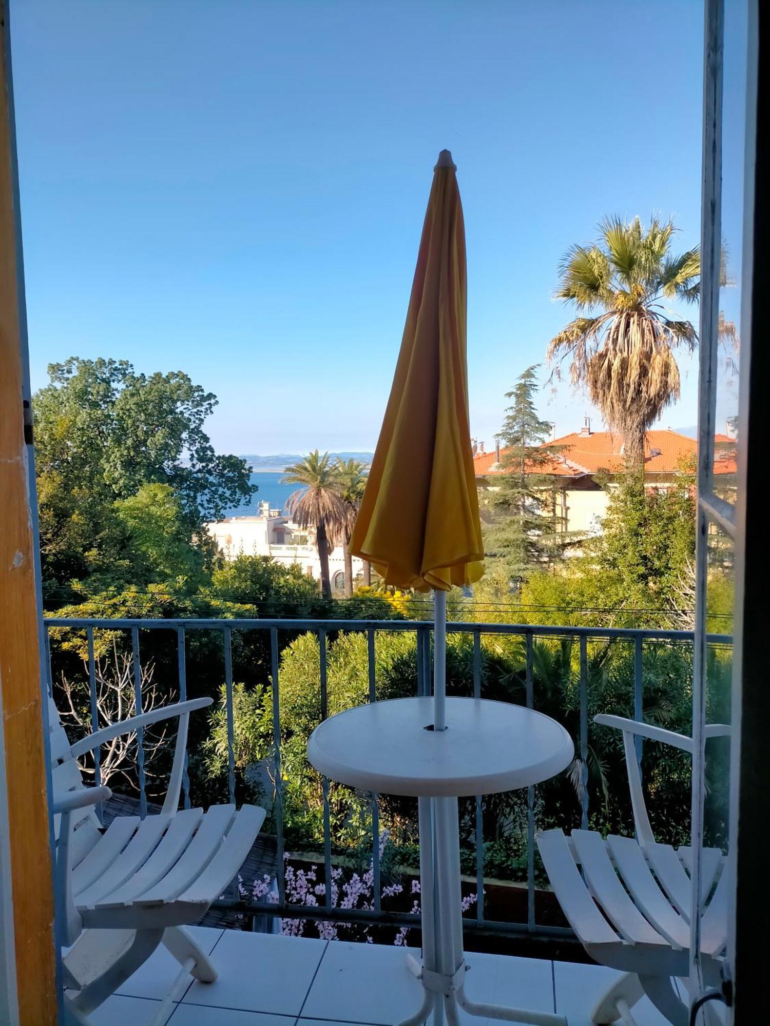 L'essentiel A * Nice