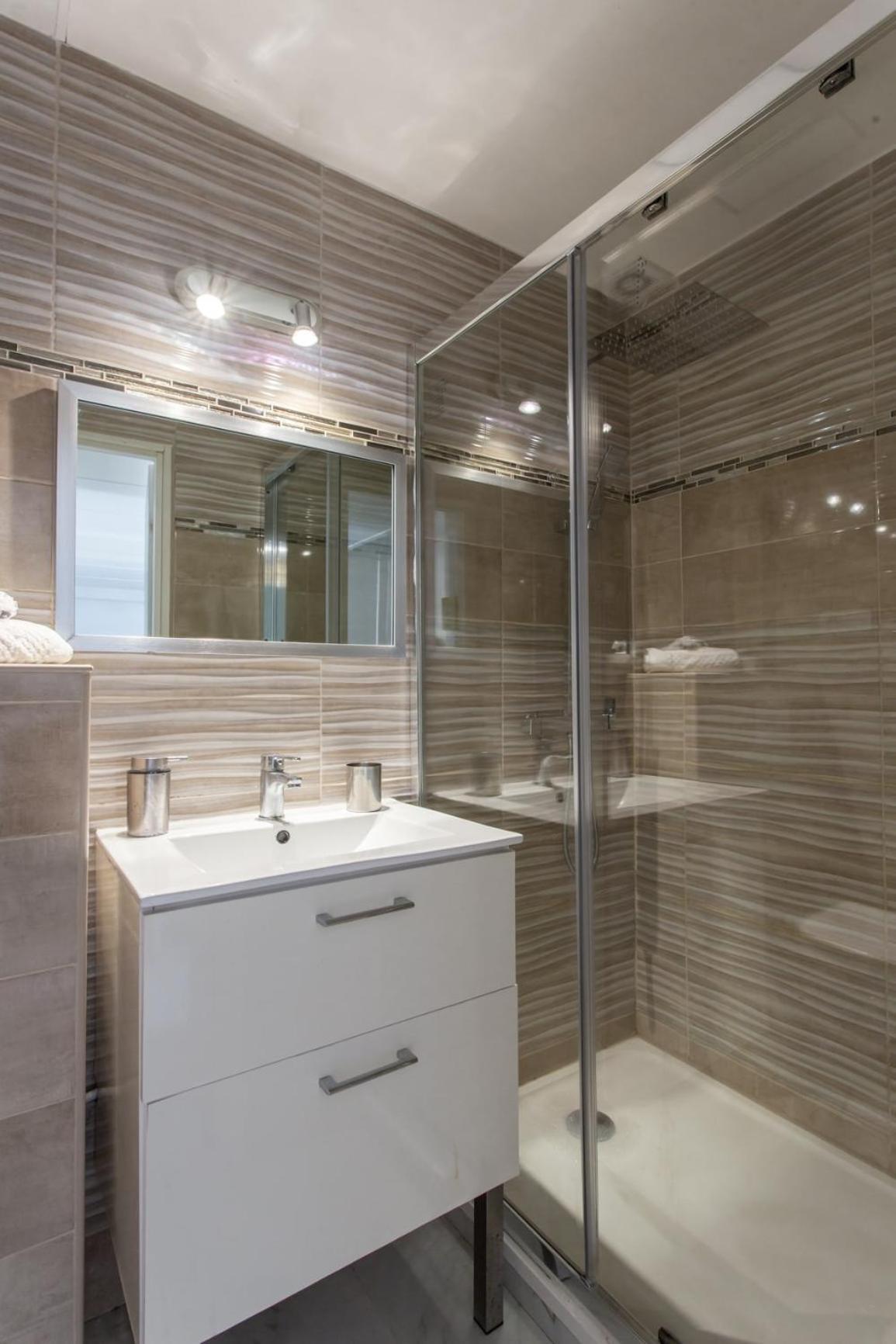 Gioa- Avec Balcon, Place Garibaldi -paillon Apartamento *