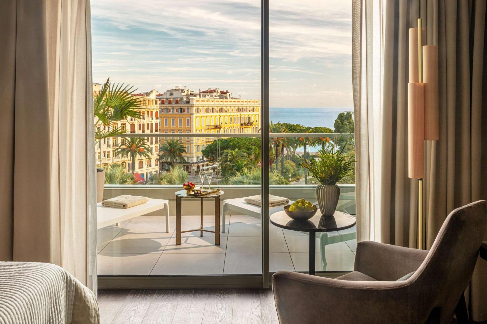 Hotel Anantara Plaza - A Leading Of The World