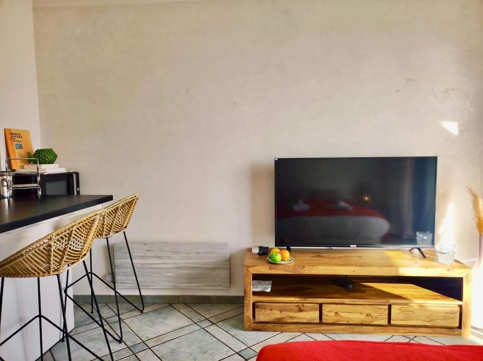 Sea Front Yourhosthelper Apartment *