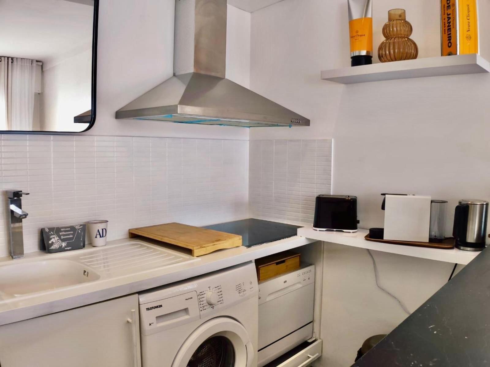 Apartment Sea Front Yourhosthelper *