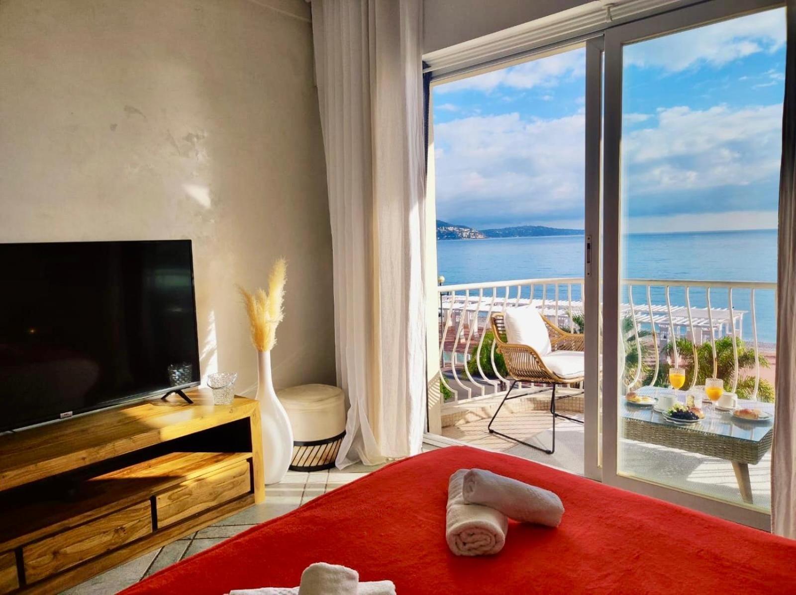 Sea Front Yourhosthelper *