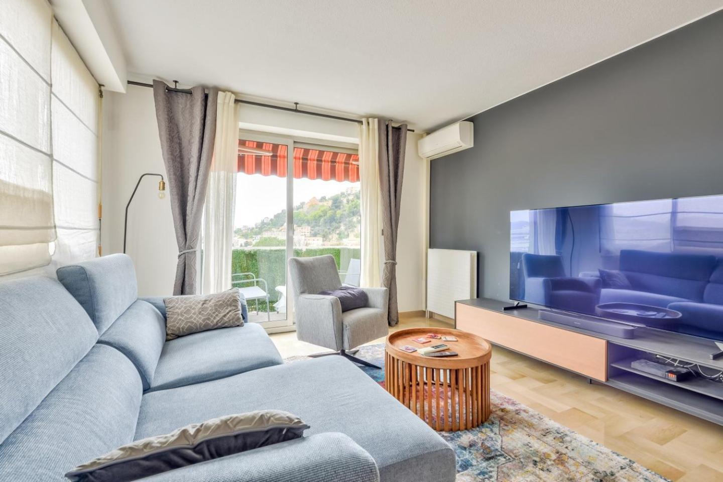 Amazing 1br Flat With Balcony And View In De Appartement