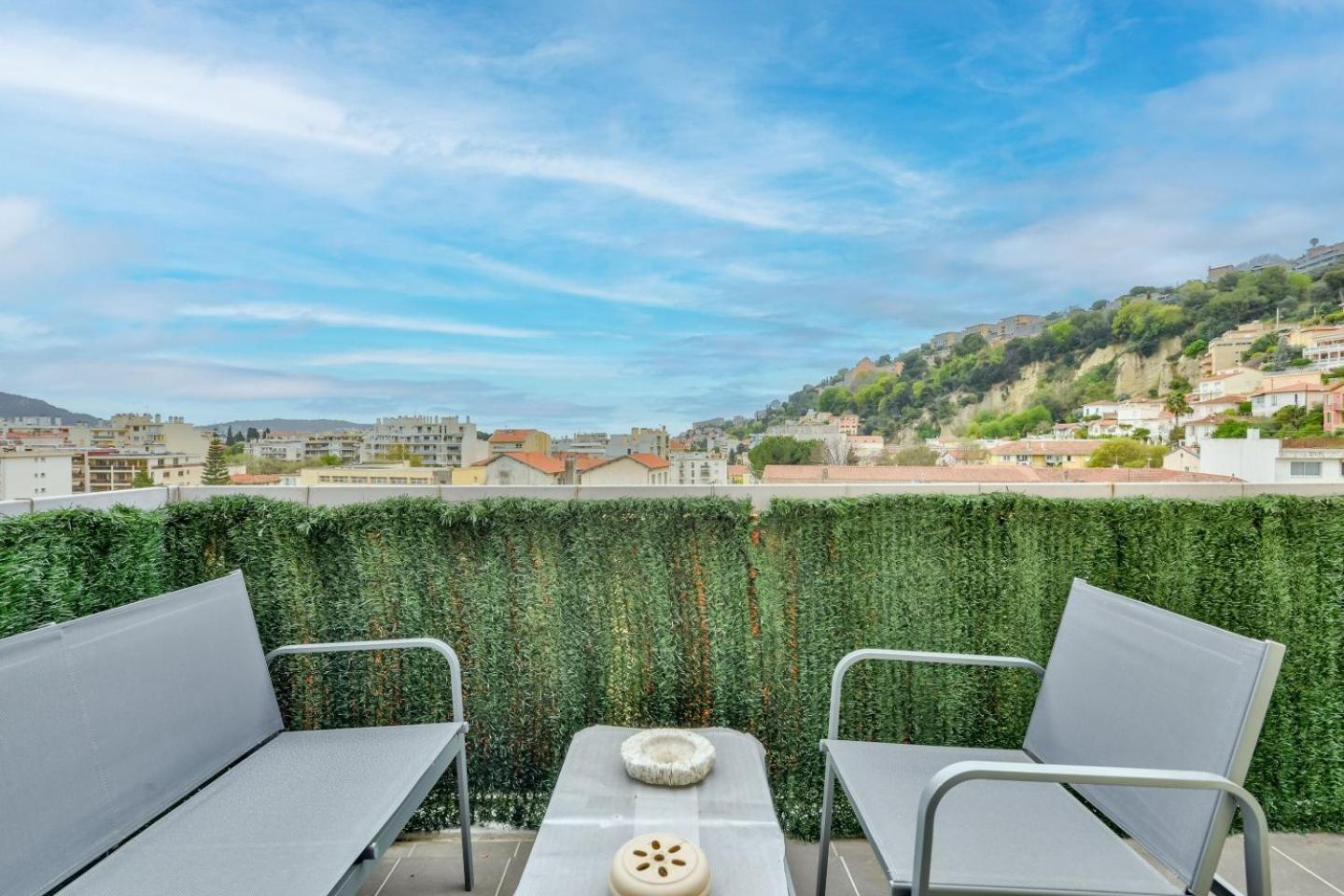 Amazing 1br Flat With Balcony And View In De Appartement Nice