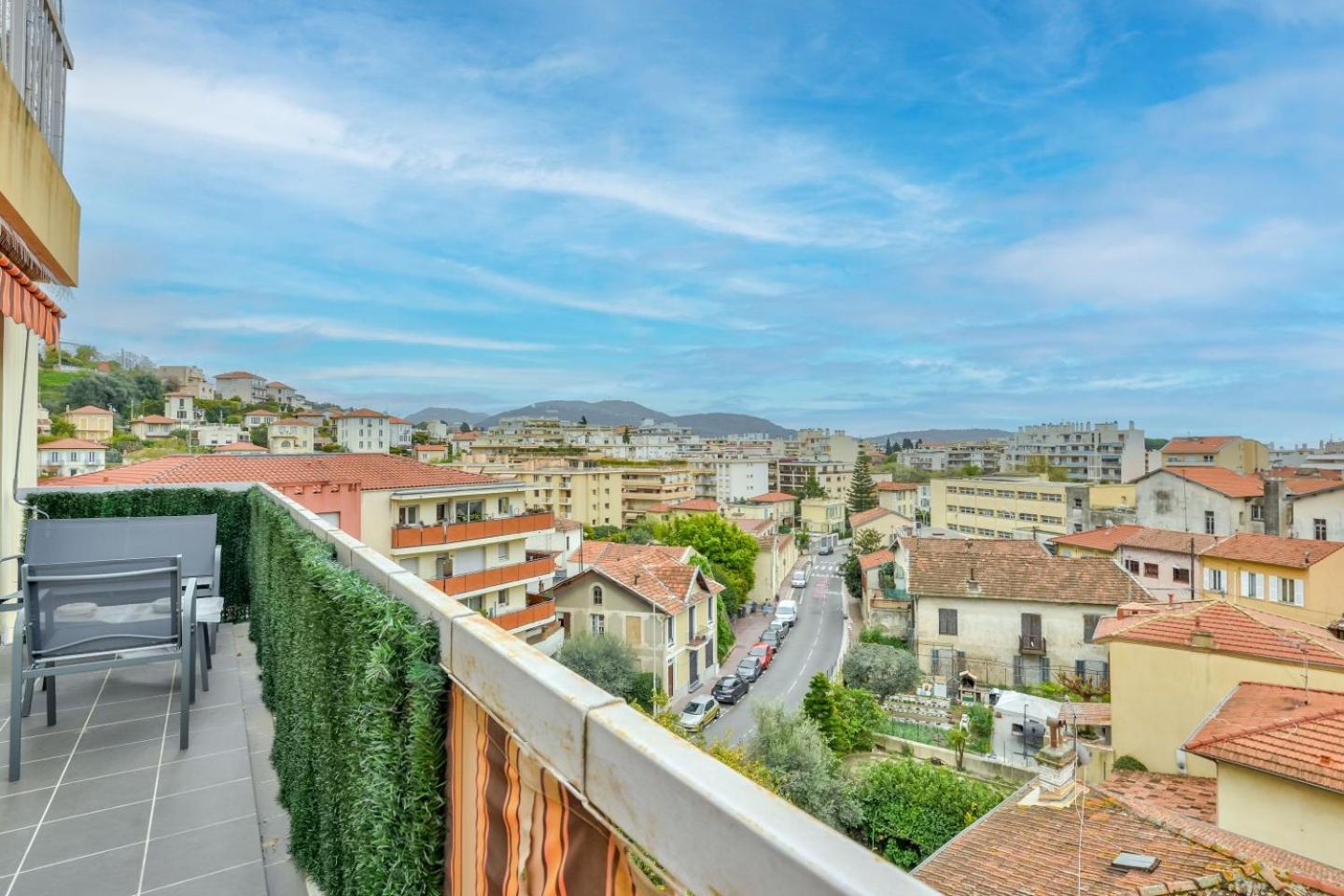 Amazing 1br Flat With Balcony And View In De