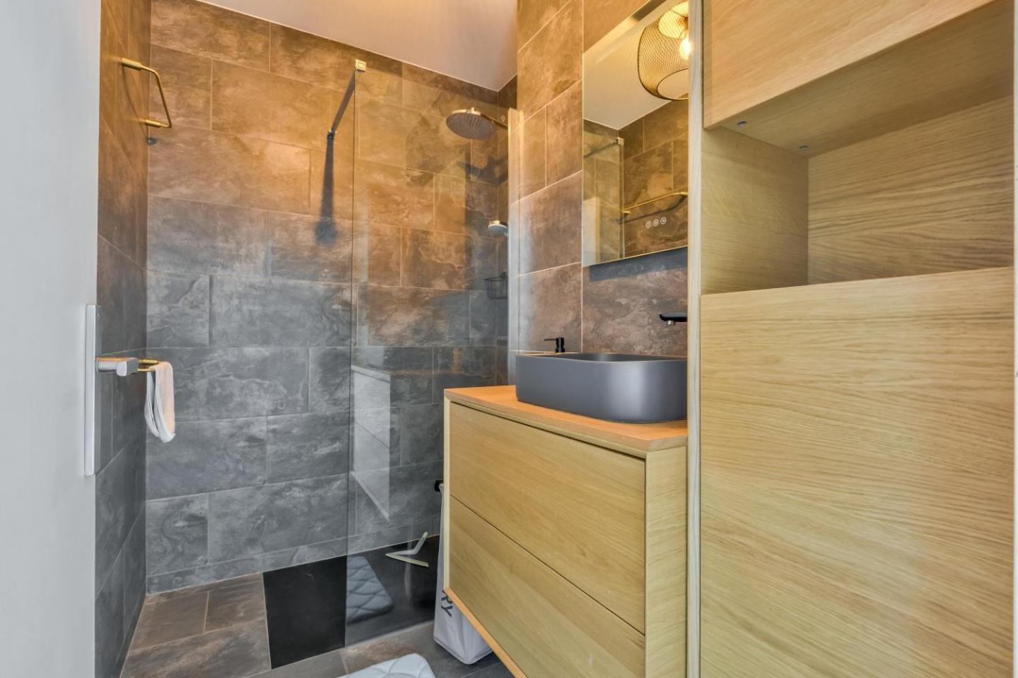 Amazing 1br Flat With Balcony And View In De